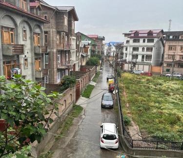 Srinagar House | The Himalayan Home
