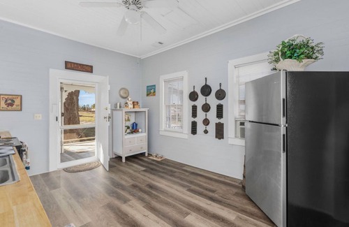 Eclectic House | The Historical Ponderosa, minutes from Lake Martin