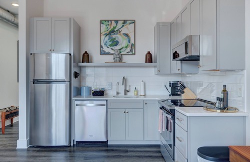 River District Apartment | The Hive ADJ TRIO Suites by BlueStar