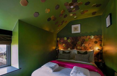 Ludwel House | The Hive, Central Ludlow, Free Parking, Boutique Hotel Style