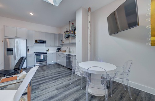 River District Apartment | The Hive