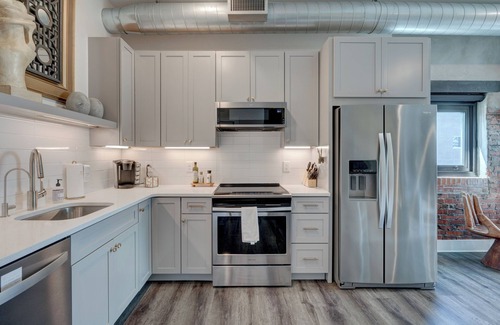 River District Apartment | The Hive