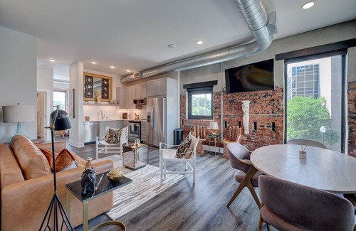 River District Apartment | The Hive