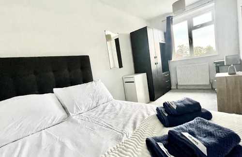 Kidlington House | The HK House Near To Blenheim Palace