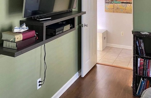 Sherwood House | The Hobo Haven: Great for Military +Healthcare + Business