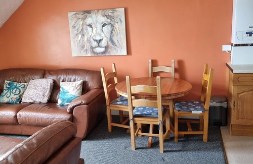 Horton House | The Hollies is situated in the beautiful area of Horton in the Gower Peninsular