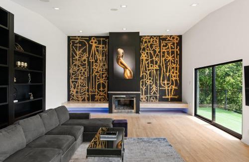 Hollywood Hills West Villa | The Hollywood Hills Grand View Mansion