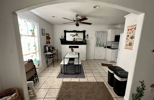 Yuma House | The home is a bright cozy home.It’s located 5min away from I-8interstatehighway.