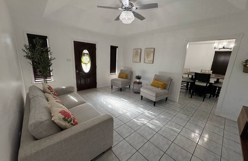 Cameron County House | THE HOME OF THE EXPLORERS ,close to SpaceX,Rio grande LNG ,Port Isabel,airport