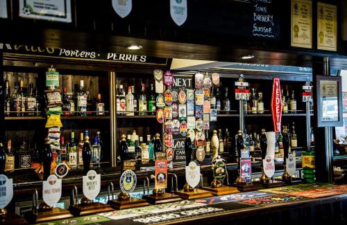 Stapleford Hotel | The Horse and Jockey