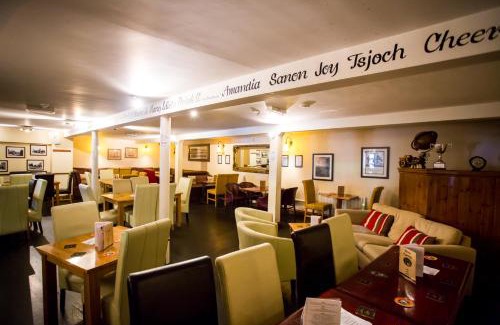 Stapleford Hotel | The Horse and Jockey