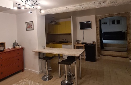 Caumont-sur-Durance House | The House of happiness