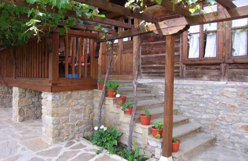 Zheravna House | The House with the Vine Guest House