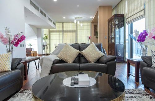 Jumeirah Lake Towers Apartment | The Iconic Luxury 4BR Penthouse Near to Jumeirah Beach and Infront of DMCC Metro Station