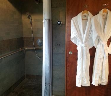Newport Hotel | The Inn at Newport Ranch