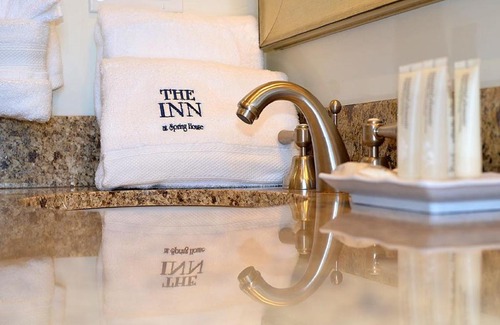 Block Island Hotel | The Inn at Spring House