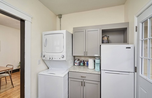 Highland Square Apartment | The Inn Too @ The Highland Hill
