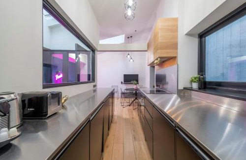 London City Centre Apartment | The Insta Playhouse - Covent Garden - by Frankie Says