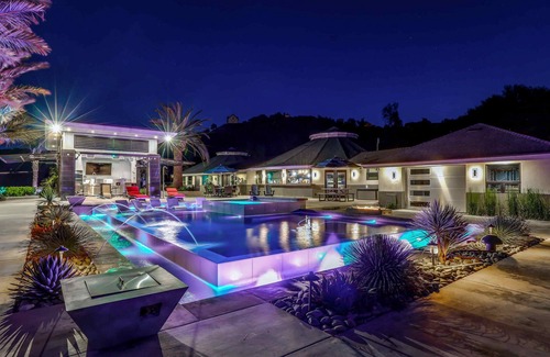 Temecula Villa | ★The Iron Mansion 9 Acre Luxurious Private Resort 12000 ft Event Space! ★