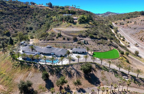 Temecula Villa | ★The Iron Mansion 9 Acre Luxurious Private Resort 12000 ft Event Space! ★