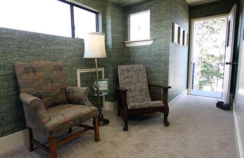 Monterey Bed & Breakfast | The Jabberwock Bed & Breakfast