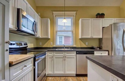 Cherry Valley House | The Jackrabbit - 3 Summer Village