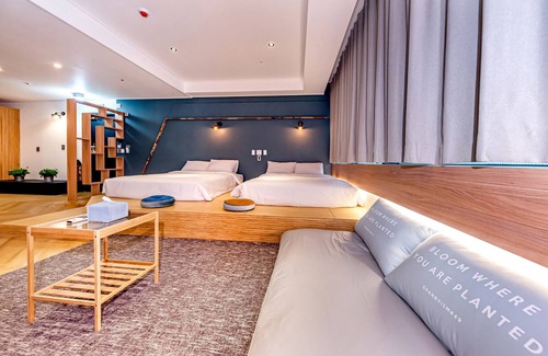 Downtown Hotel | The Jade hotel