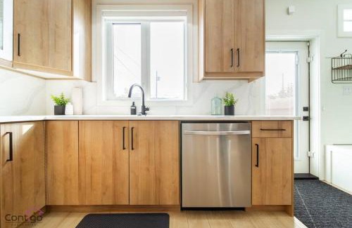 Jasper Place House | The Jasper, AC, 4 BD, Sleeps 8, Near DT & WEM!