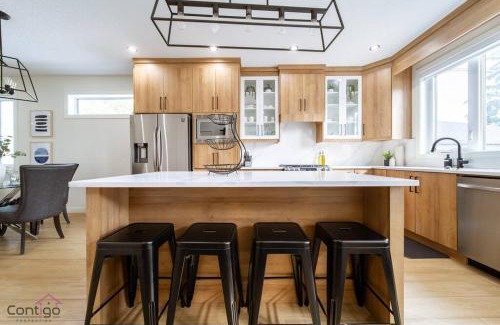 Jasper Place House | The Jasper, AC, 4 BD, Sleeps 8, Near DT & WEM!