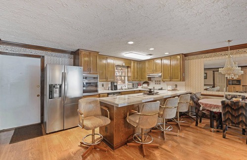 Titus House | The Jordan View/PRIVATE DOCK/TRAILER PARKING