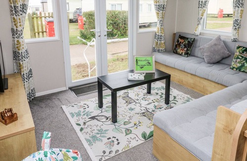 Kidwelly House | THE JUNGLE NOOK, pet friendly, with pool in Kidwelly