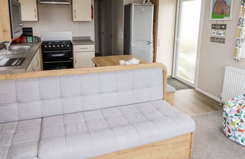 Kidwelly House | THE JUNGLE NOOK, pet friendly, with pool in Kidwelly