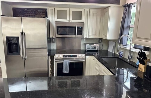 Jupiter Farms House | The Jupiter Chalet - Farm House less than 15 mins from the beach