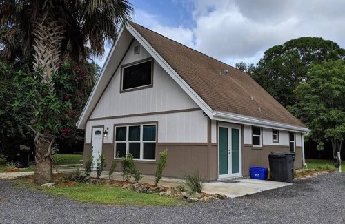 Jupiter Farms House | The Jupiter Chalet - Farm House less than 15 mins from the beach