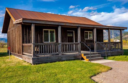 Columbia Falls House | The Kabins