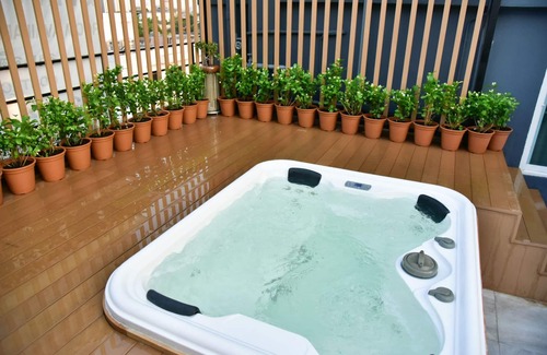 Khlong Tan Apartment | The Kaze 34 Hotel and Serviced Residence