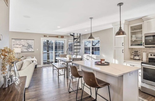 Sunrise Beach House | The Kelley's Lakefront Escape LOTO