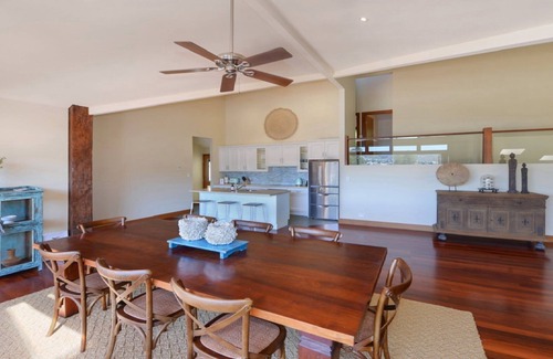 Avoca Beach House | The Keluarga House - Gorgeous Avoca Beach Views