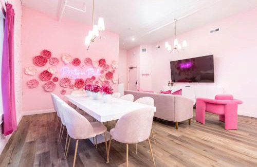 Downtown Louisville Apartment | The Kentucky Rose by Hollyhock suites