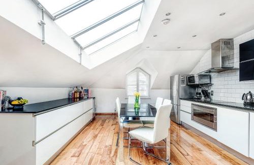 Frognal and Fitzjohns Apartment | The King of Spades