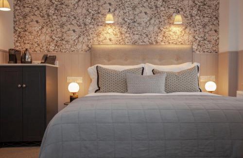 Dorchester Hotel | The King's Arms