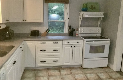 Kingsclear House | The King's Hideaway/hot tub/18 min.away to F’ton shops&rest/Mactaquac Park