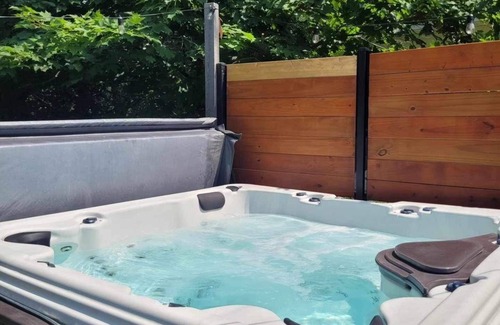 Kingsclear House | The King's Hideaway/hot tub/18 min.away to F’ton shops&rest/Mactaquac Park