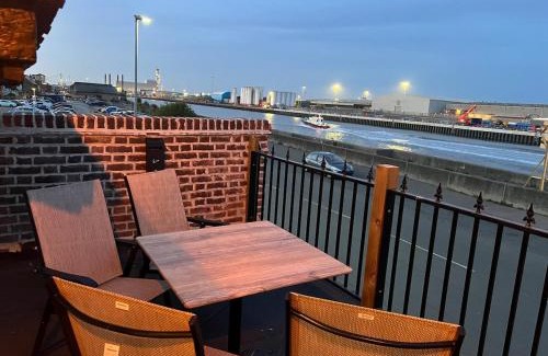 Hopton Apartment | The Kings View