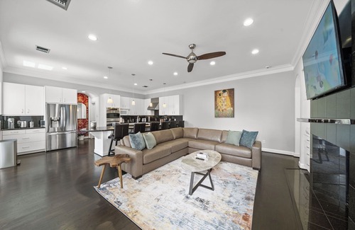 Greenway Plaza-Upper Kirby House | The Kirby Retreat–Luxe Stay w/Heated Pool, King Size Beds, Garage & Games