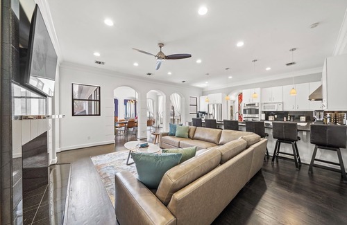 Greenway Plaza-Upper Kirby House | The Kirby Retreat–Luxe Stay w/Heated Pool, King Size Beds, Garage & Games