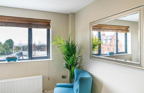 Belfast Apartment | The Klimt- 1Bd Stylish Ap - Gold Short Term Stays