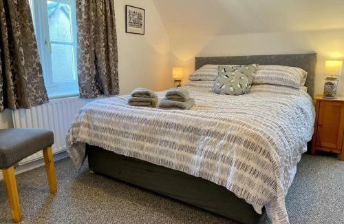 Bridport Apartment | The Knots-Spacious 3 bedroom apartment in Bridport