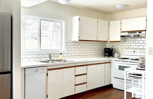 Sylvan Lake House | The Kode Sylvan Lake - Steps to the Beach