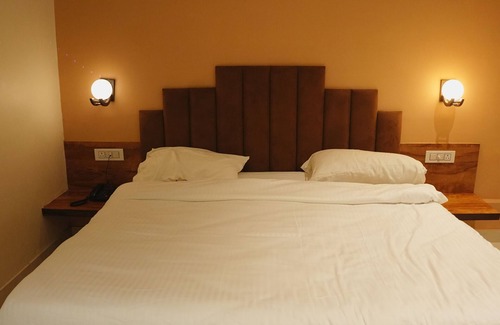 Bareilly Hotel | The Krati Resort